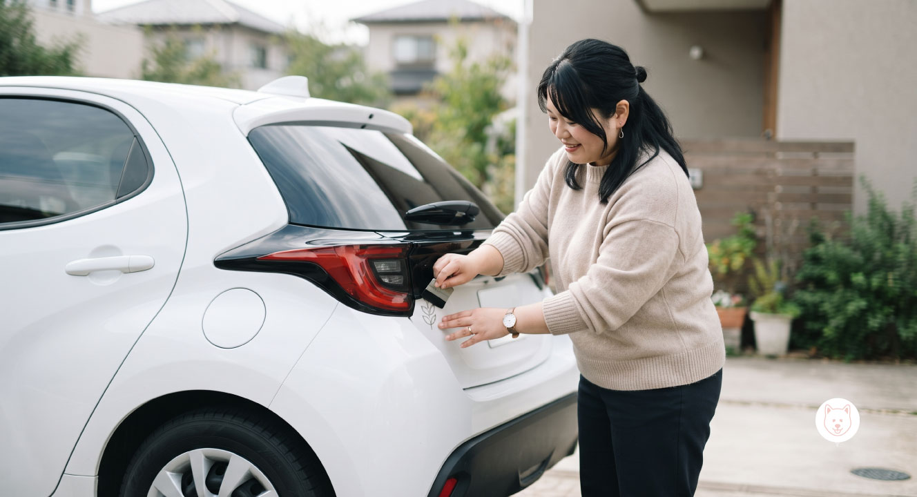 車のおもしろステッカーの失敗しない貼り方と注意点